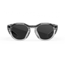 Vue de face des lunettes Oakley Meta HSTN avec monture transparente et verres Transitions® gris.