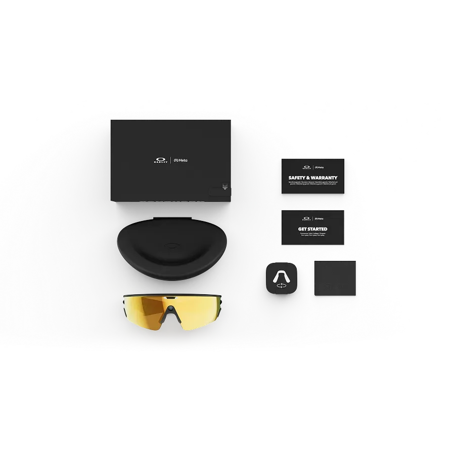 Fournis avec vos lunettes Oakley Meta Vanguard : étui de chargement Oakley Meta Vanguard, lunettes IA Oakley Meta Vanguard et guide de démarrage.
