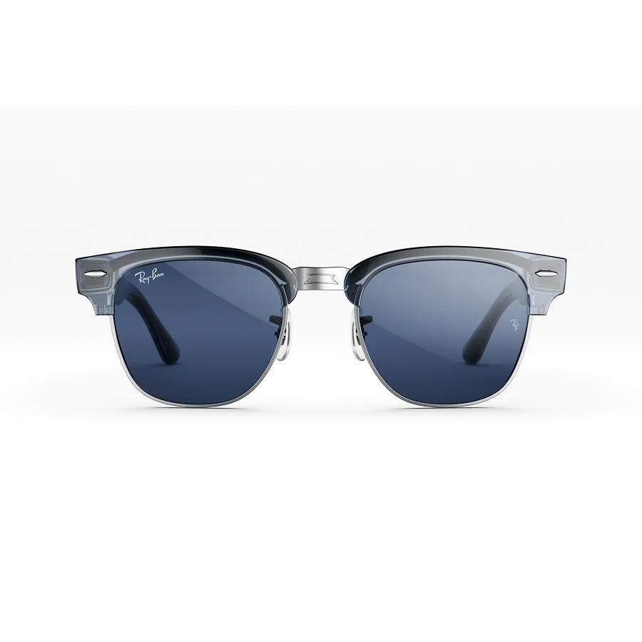 Vue avant des lunettes Ray-Ban Meta Audio Clubmaster avec monture Bleu ciel transparent et verres Transitions® saphir.