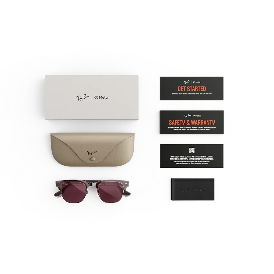 Articles inclus lors de l’achat des Ray-Ban Meta Audio Clubmaster : étui de chargement Ray-Ban Meta, lunettes Ray-Ban Meta AI et guide de démarrage.