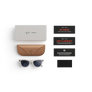 Articles inclus lors de l’achat des lunettes Ray-Ban Meta : étui de chargement Ray-Ban Meta, lunettes IA Ray-Ban Meta et guide de démarrage.